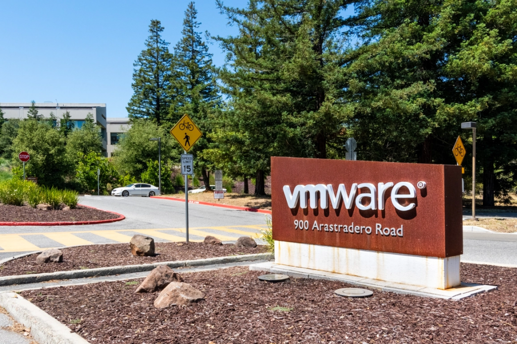 VMware về tay Broadcom với giá 61 tỷ đô